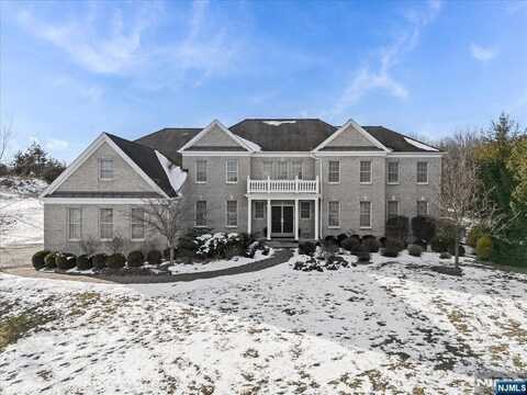 17 Chapel Hill Court, Sparta, NJ 07871