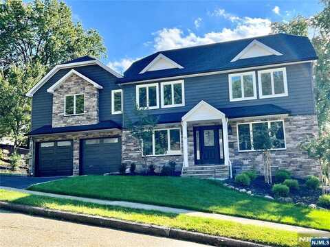 12 Borkowski Place, Woodland Park, NJ 07424