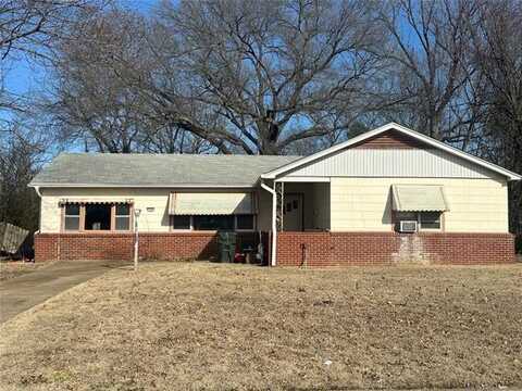 1725 E Elm Lane, Okmulgee, OK 74447