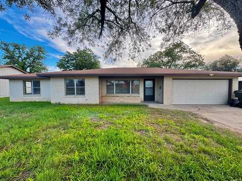 535 N 4th St, Uvalde, TX 78801