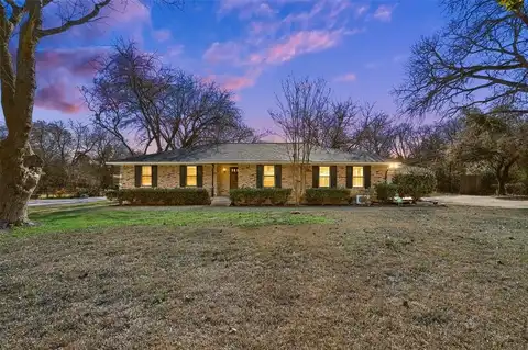 412 Spinner Road, DeSoto, TX 75115