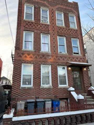 462 East 52 Street, Brooklyn, NY 11203