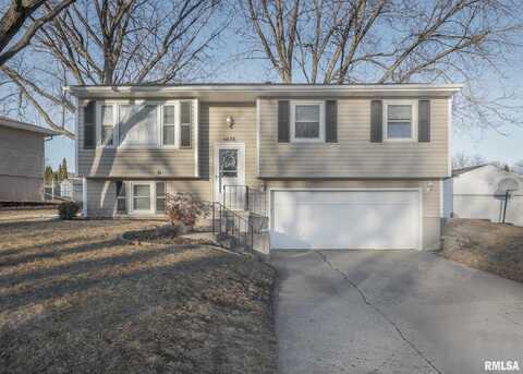 1636 HITCHING POST Lane, Davenport, IA 52806