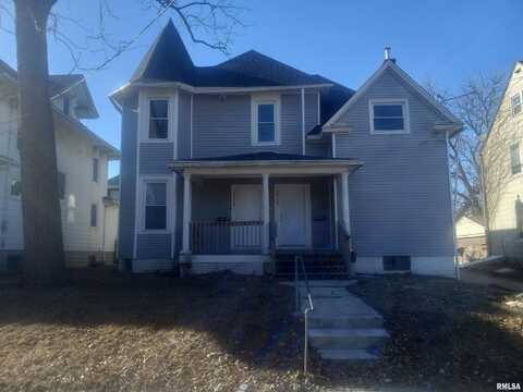 1812 PERSHING Avenue, Davenport, IA 52803