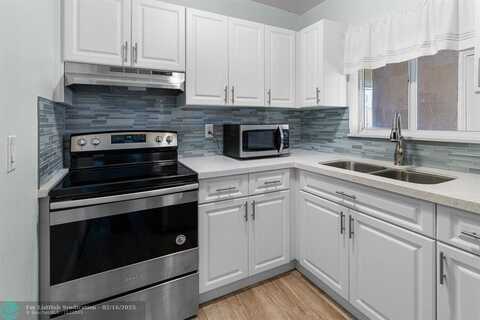 7910 Taft St, Pembroke Pines, FL 33024