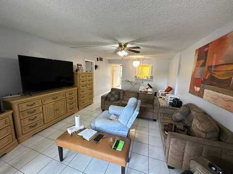 406 NW 68 avenue, Plantation, FL 33317