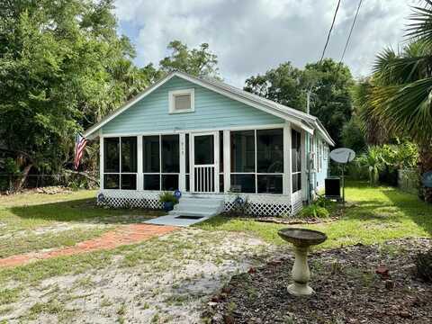 213 8th St, Apalachicola, FL 32320