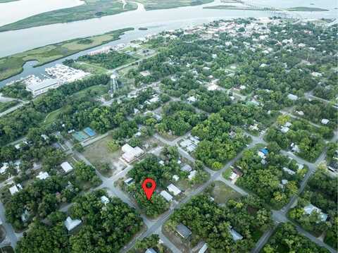 215 8th St, Apalachicola, FL 32320