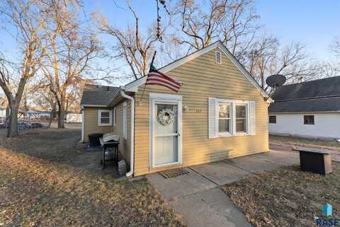 107 Carr St, Vermillion, SD 57069