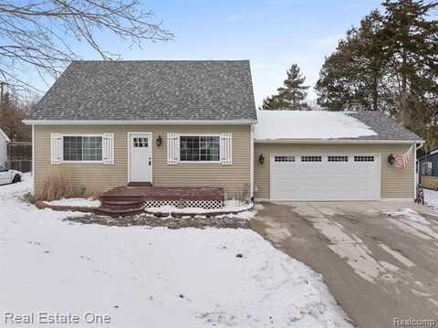 7489 GARLAND Avenue, Brighton, MI 48116