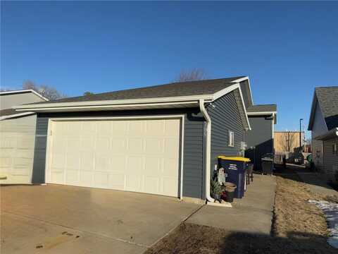 709 1st Street NW, Plainview, MN 55964