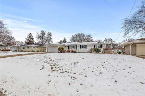 2818 Virginia Avenue, Roseville, MN 55113