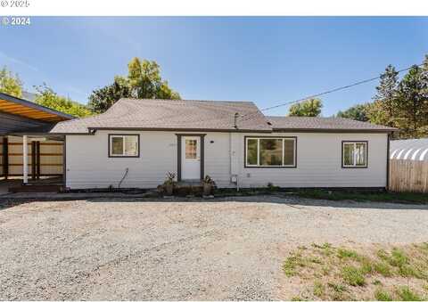 2840 CANYONVILLE RIDDLE RD, Riddle, OR 97469