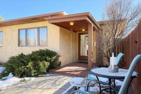 1325 43rd Street, Los Alamos, NM 87544