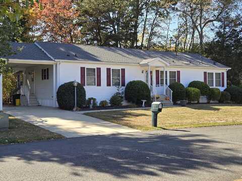 18 Mayflower Drive, Cream Ridge, NJ 08514