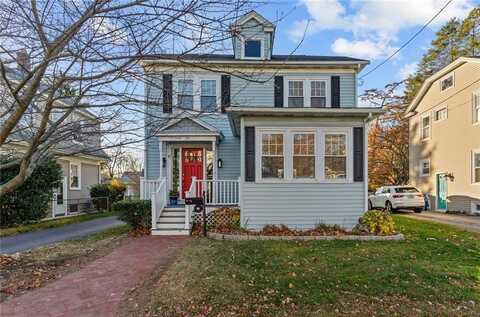 19 Bow Street, Cranston, RI 02905