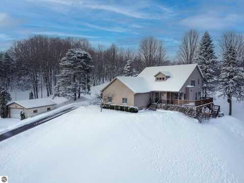 10155 E Shady Lane, Suttons Bay, MI 49682