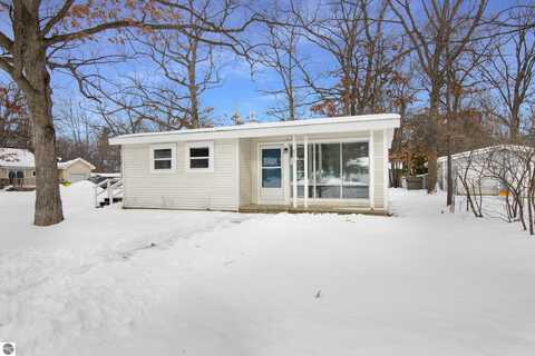 871 Kinross Street, Traverse City, MI 49686