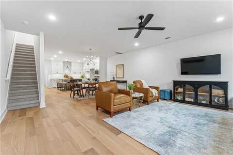 4124 W Olive ST, Rogers, AR 72756