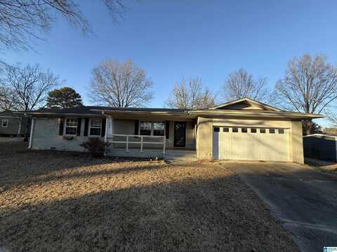 303 OAK CIRCLE, BESSEMER, AL 35023