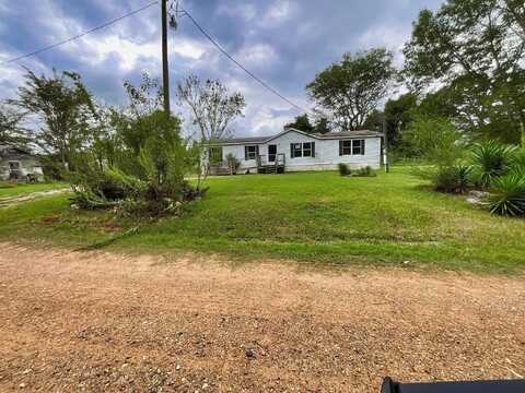 115 County Road1116, Maud, TX 75567