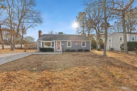 2 Uncle Edwards Road, Mashpee, MA 02649