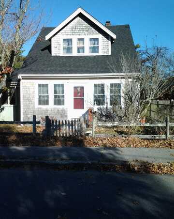 12 Walnut Street, Hyannis, MA 02601