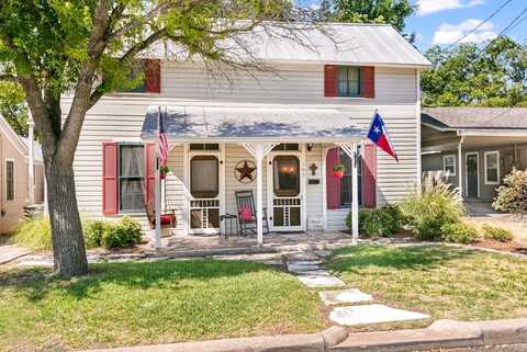105 Creek St, Fredericksburg, TX 78624
