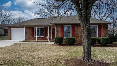 125 1st Avenue N, Conover, NC 28613