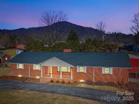 9 Link Street, Burnsville, NC 28714
