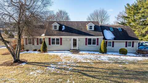 11 MATTS MEADOW Road, Danville, PA 17821