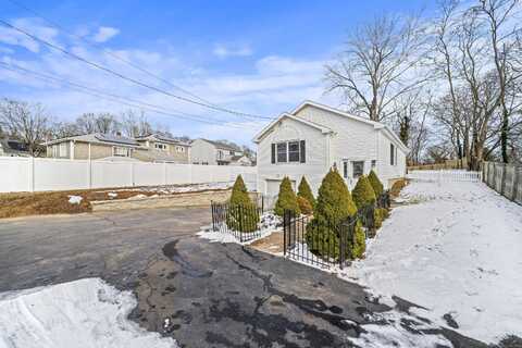 28 Short Beach Road, Branford, CT 06405