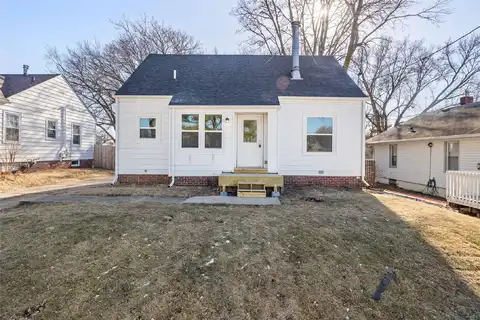 3912 Center Street, Des Moines, IA 50312