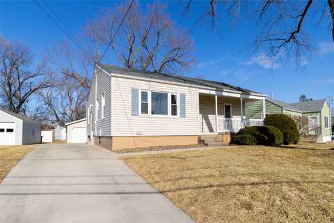 5719 Lincoln Avenue, Des Moines, IA 50310