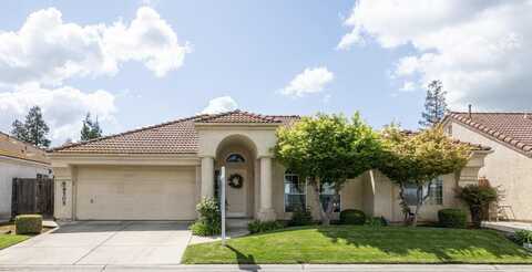 9505 Senator Drive N, Fresno, CA 93720
