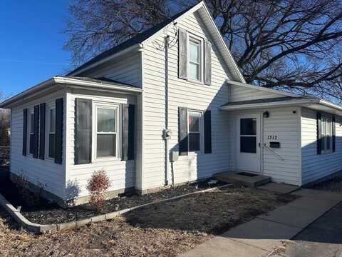 1212 Pleasant Street, Gowrie, IA 50543