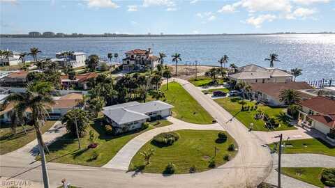 938 Dolphin Drive, Cape Coral, FL 33904