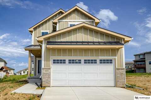11213 Portage Drive, Papillion, NE 68046