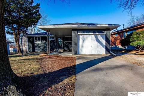 547 Skyway Road, Lincoln, NE 68505