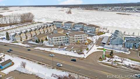 930 W Savidge Street, Spring Lake, MI 49456