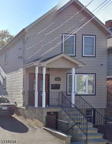 576 Christopher St, Orange, NJ 07050