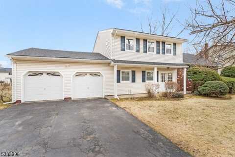 25 Sandalwood Dr, Whippany, NJ 07054