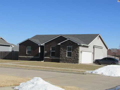 521 Dull Knife St, McPherson, KS 67460