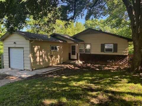 8618 E 32nd Street, Kansas City, MO 64129