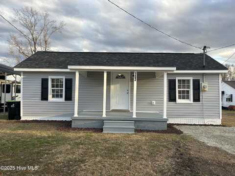 102 N Cox Street, Richlands, NC 28574