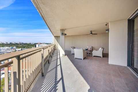 2901 S Bayshore Dr, Miami, FL 33133