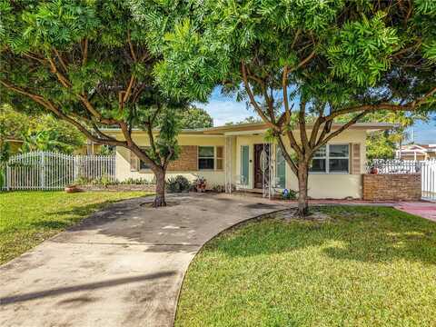 230 NW 57th Ct, Miami, FL 33126