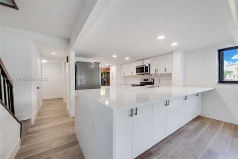 10120 NW 41st St, Doral, FL 33178
