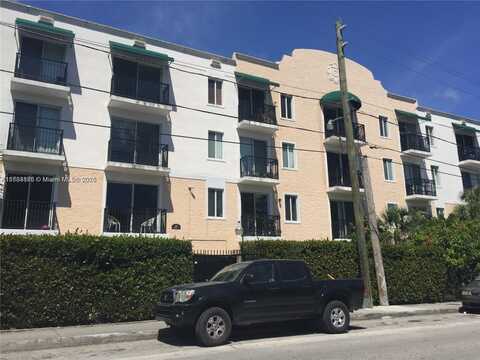 400 SW 2nd St, Miami, FL 33130