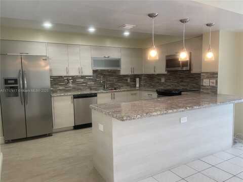 5825 Collins Ave, Miami Beach, FL 33140